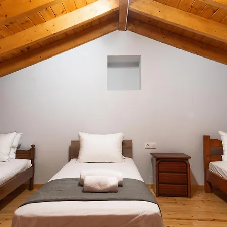 Koul House Apartmán