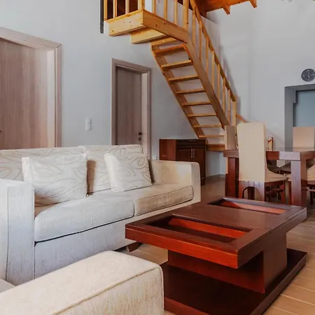 Koul House Apartmán