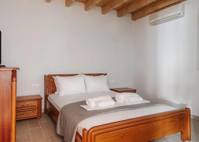 Koul House * Lefkímmi